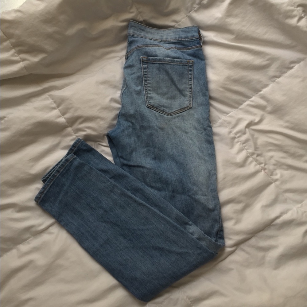 Bullhead light wash jeans